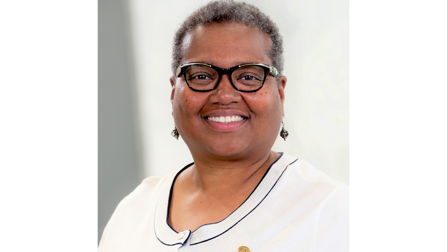 Headshot of Lisa Robinson