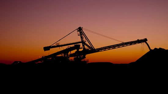 iStock-96277562_mining_machinery_silhouette.jpg
