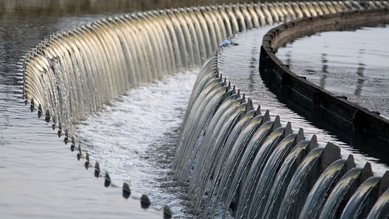 iStock-104676335_clarified_water.jpg